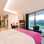 فندق Vesper 4*